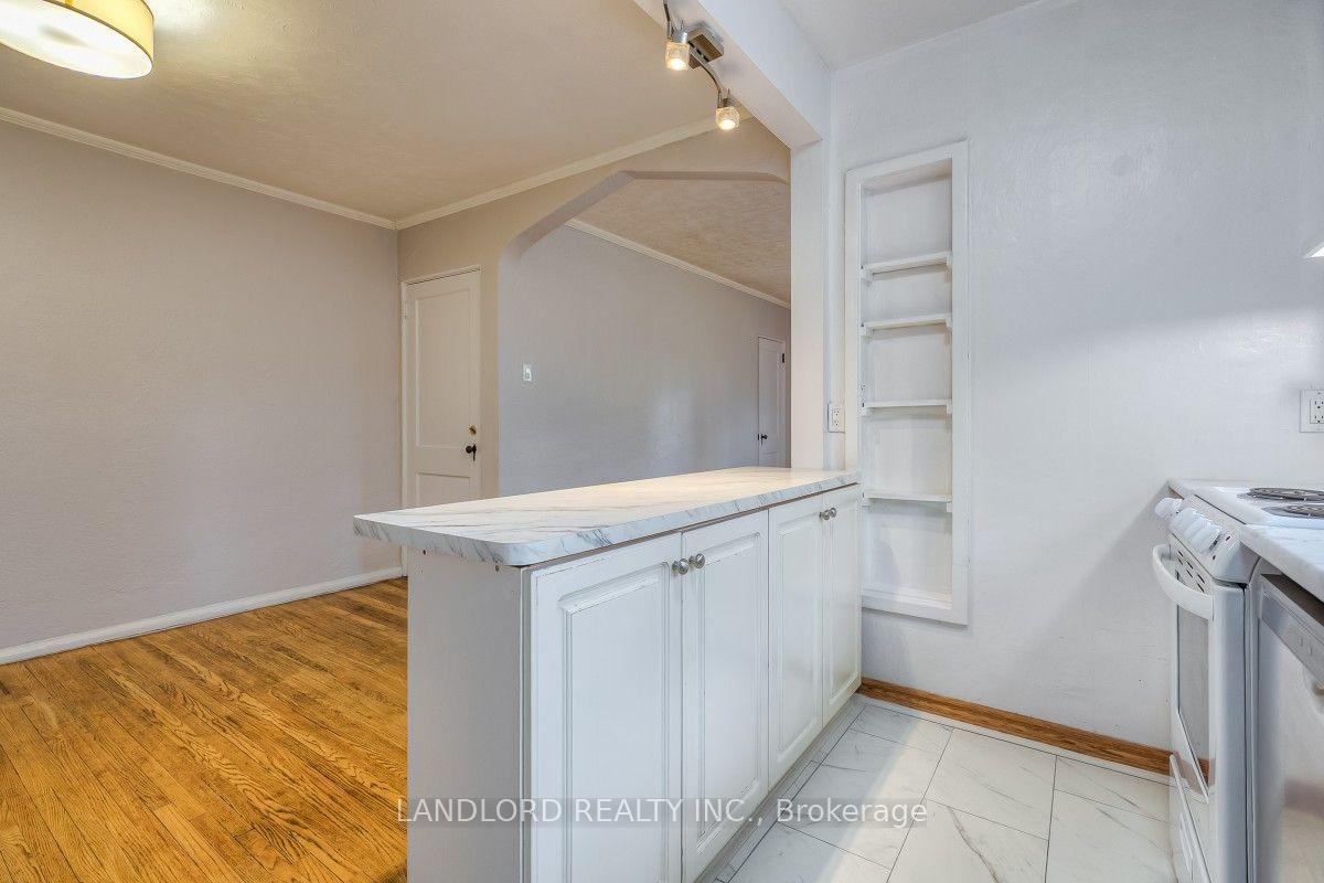 Photo 11 of Unit Upper, 20 Acacia Road, Toronto, Mount Pleasant West — HOMEH