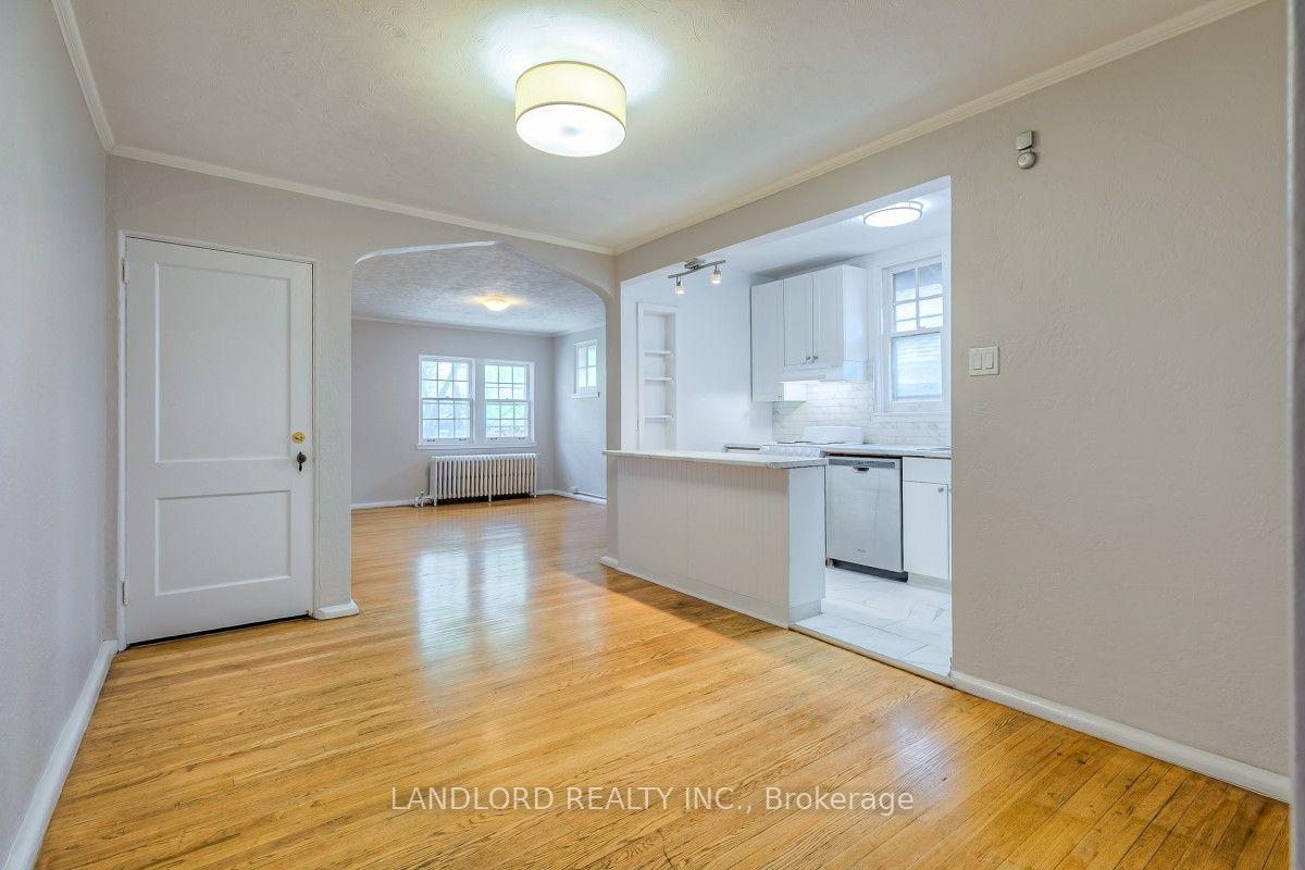 Photo 12 of Unit Upper, 20 Acacia Road, Toronto, Mount Pleasant West — HOMEH