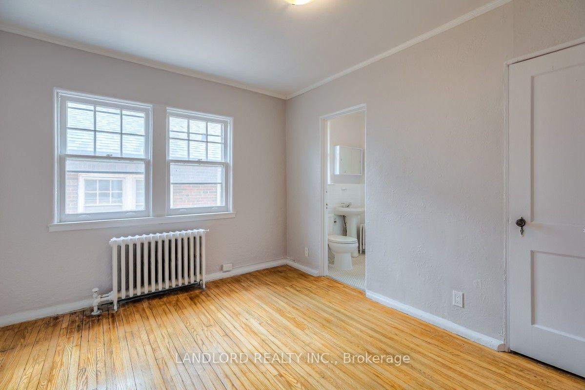 Photo 15 of Unit Upper, 20 Acacia Road, Toronto, Mount Pleasant West — HOMEH