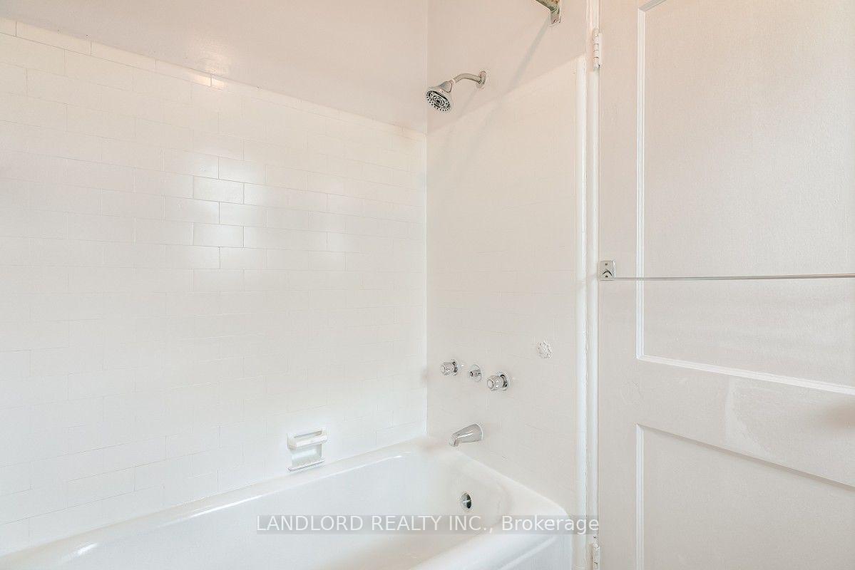 Photo 18 of Unit Upper, 20 Acacia Road, Toronto, Mount Pleasant West — HOMEH