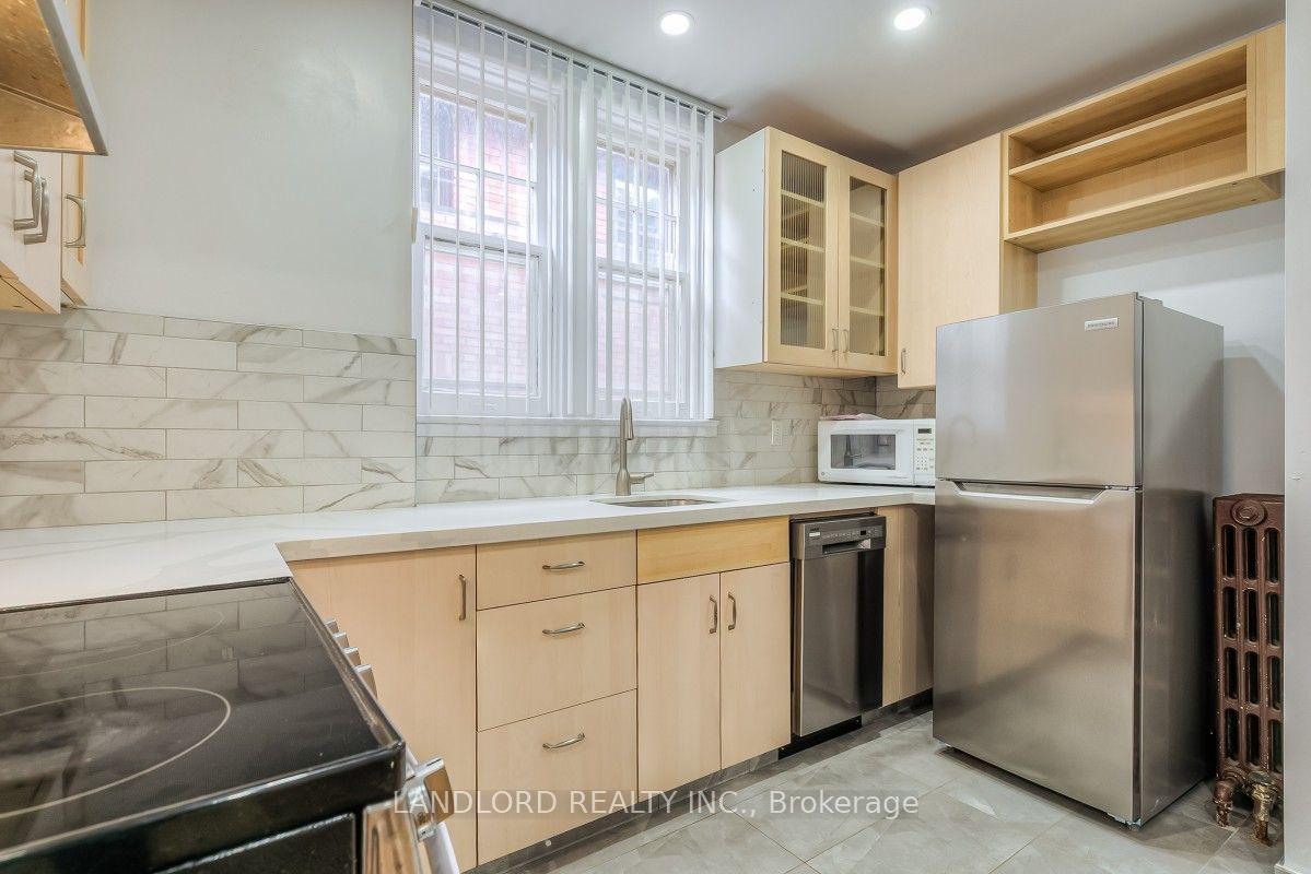 Photo 7 of Unit Lower, 16 Acacia Road, Toronto, Mount Pleasant West — HOMEH