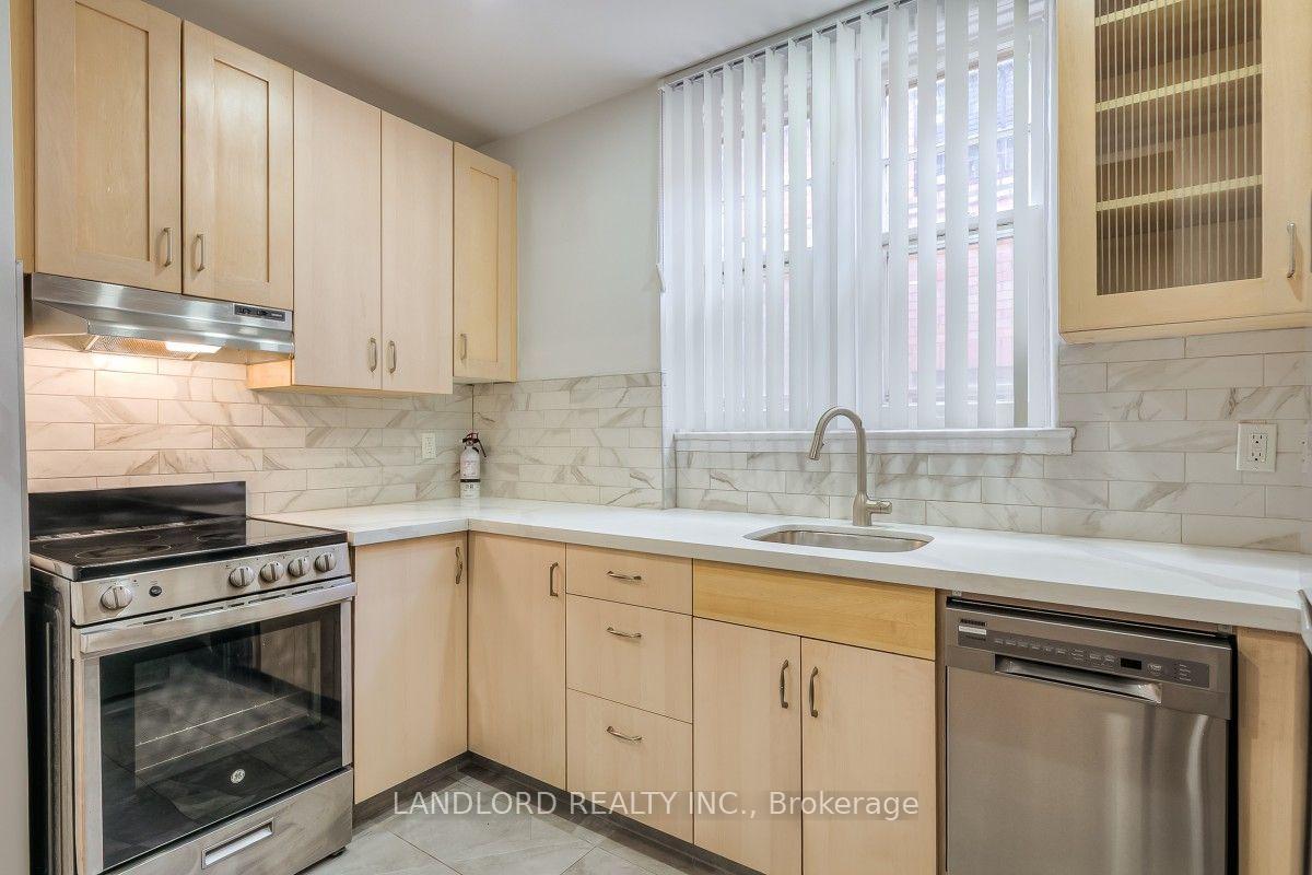 Photo 8 of Unit Lower, 16 Acacia Road, Toronto, Mount Pleasant West — HOMEH