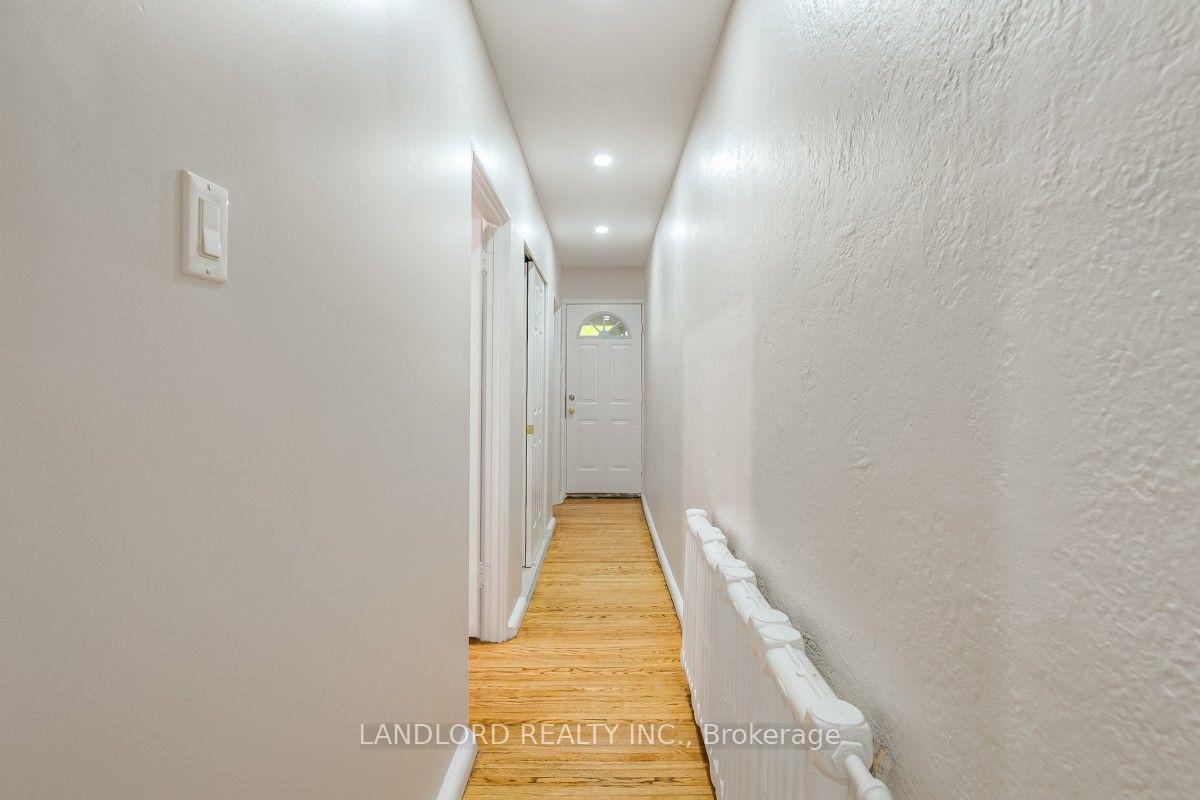 Photo 9 of Unit Lower, 16 Acacia Road, Toronto, Mount Pleasant West — HOMEH