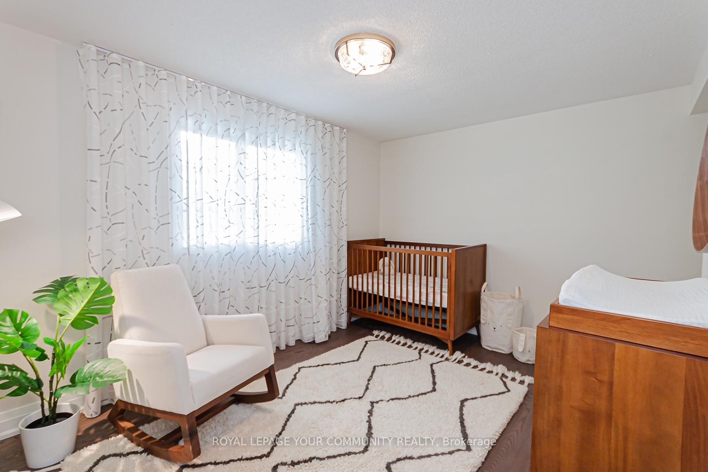 Photo 10 of 5 Selkirk Crescent, Barrie, Holly — HOMEH
