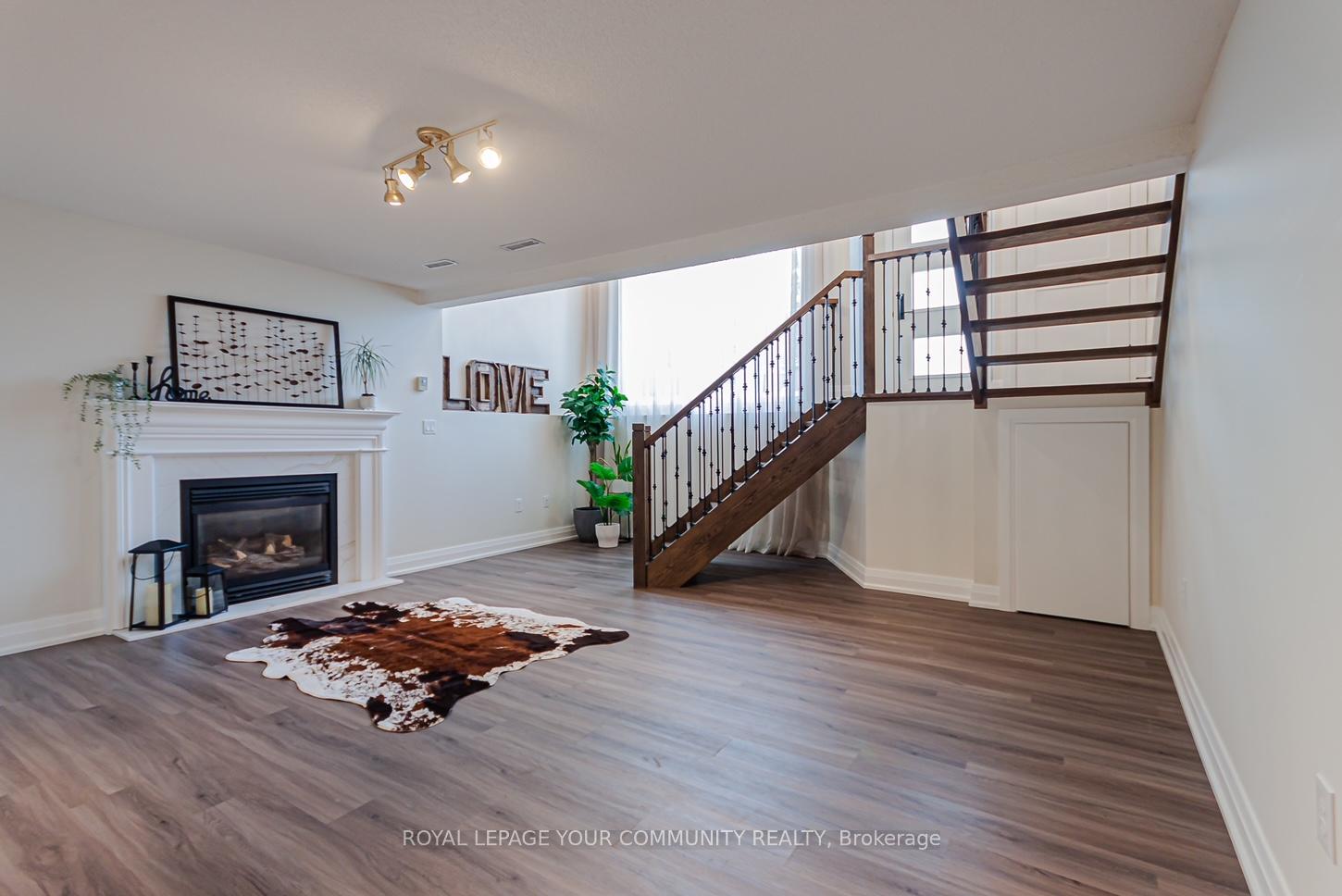 Photo 11 of 5 Selkirk Crescent, Barrie, Holly — HOMEH