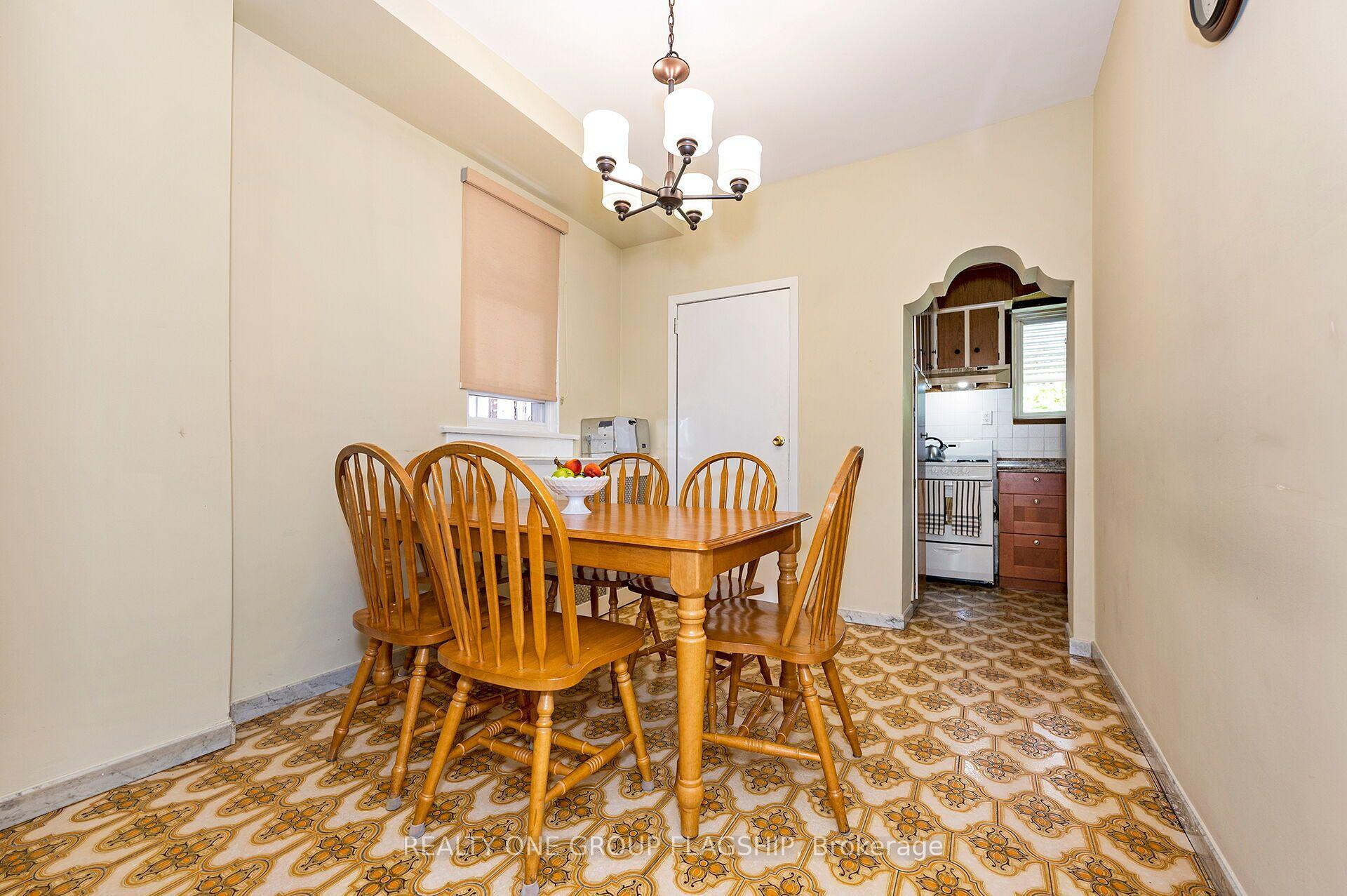 Photo 4 of 475 Shaw Street, Toronto, Palmerston-Little Italy — HOMEH