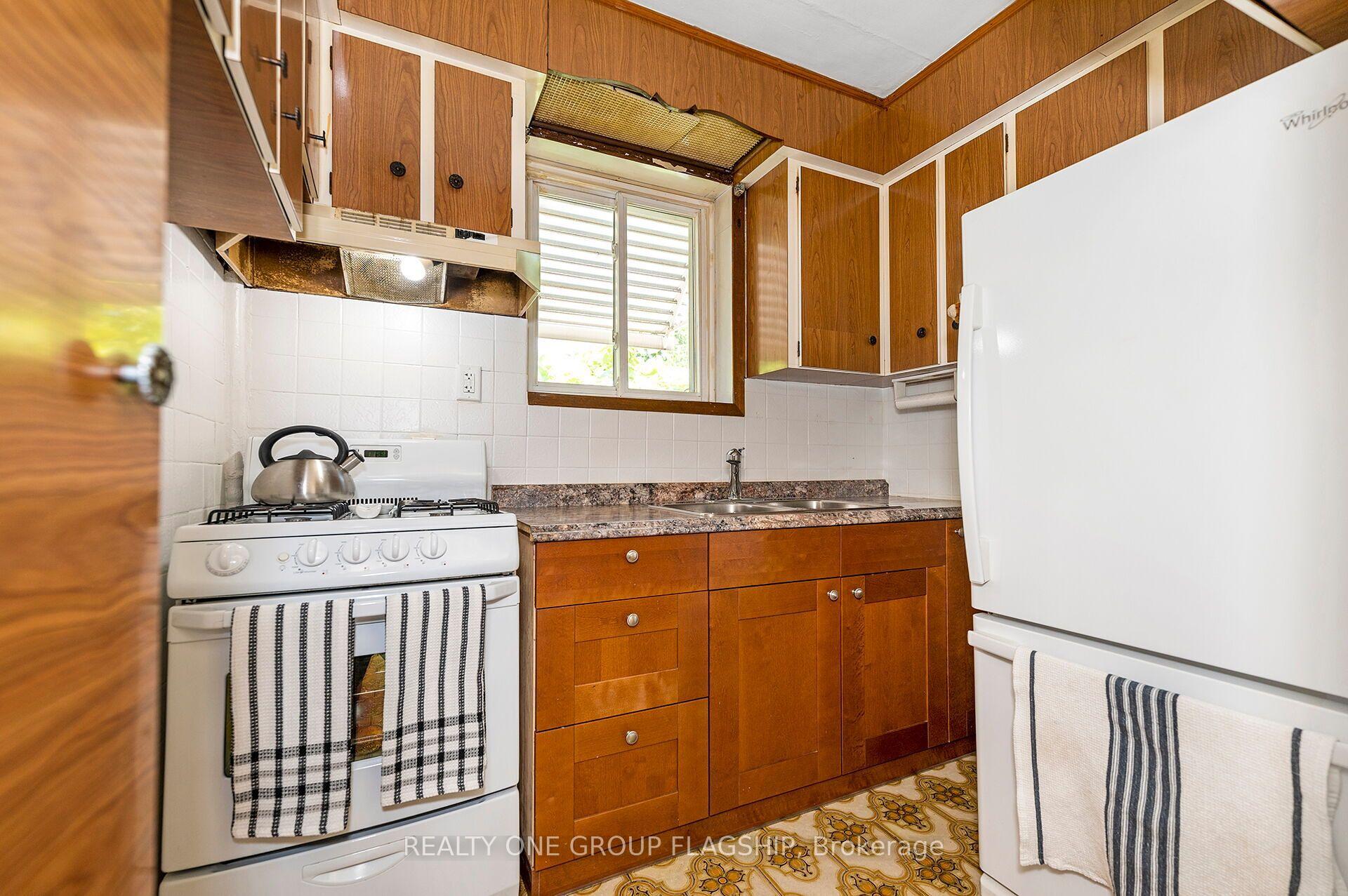 Photo 5 of 475 Shaw Street, Toronto, Palmerston-Little Italy — HOMEH