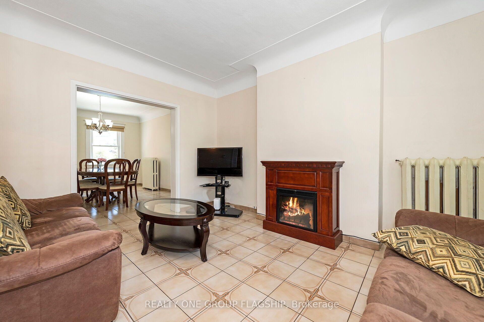 Photo 13 of 475 Shaw Street, Toronto, Palmerston-Little Italy — HOMEH