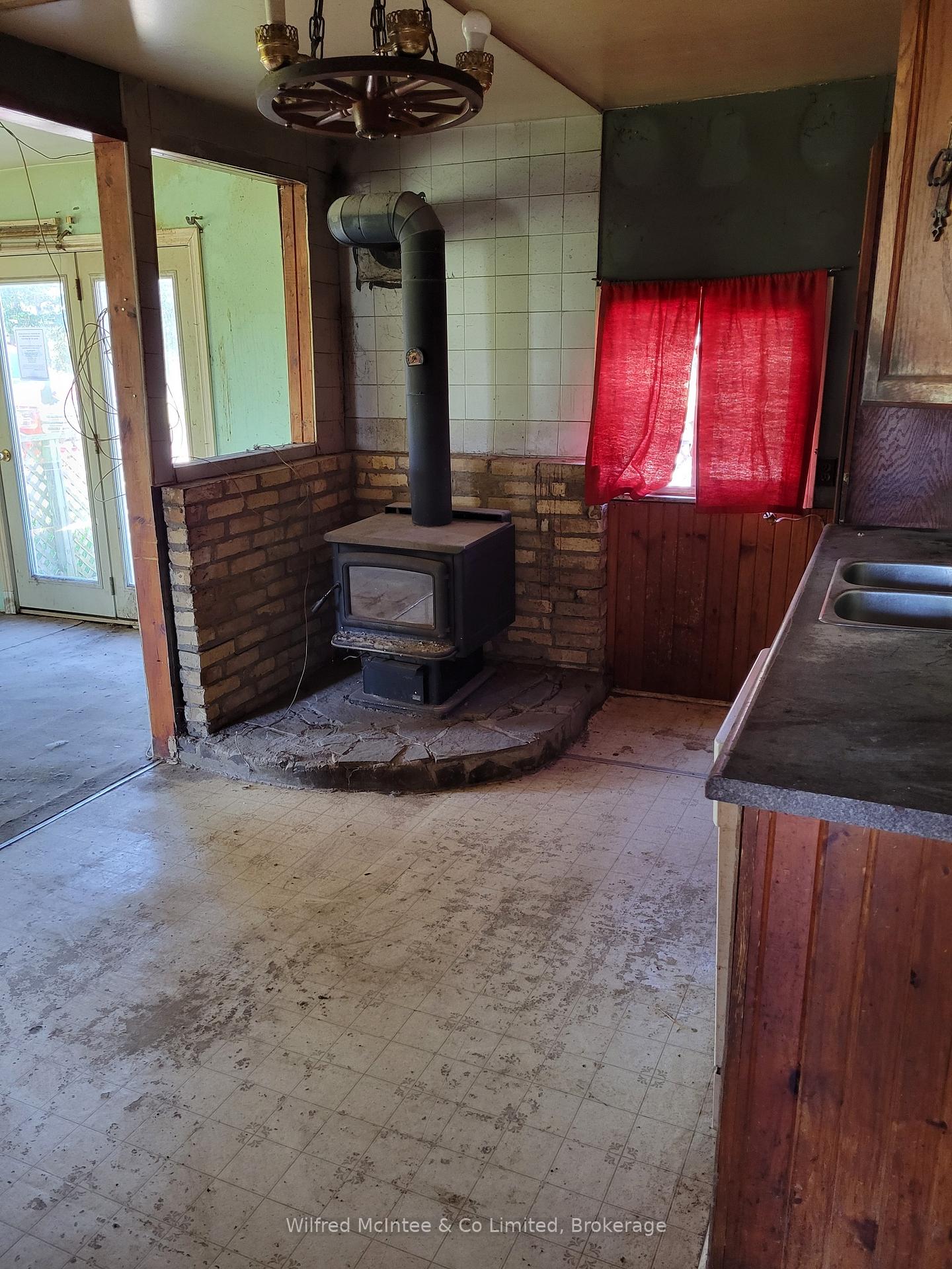 Photo 10 of 444 Chepstow Road, Brockton — HOMEH