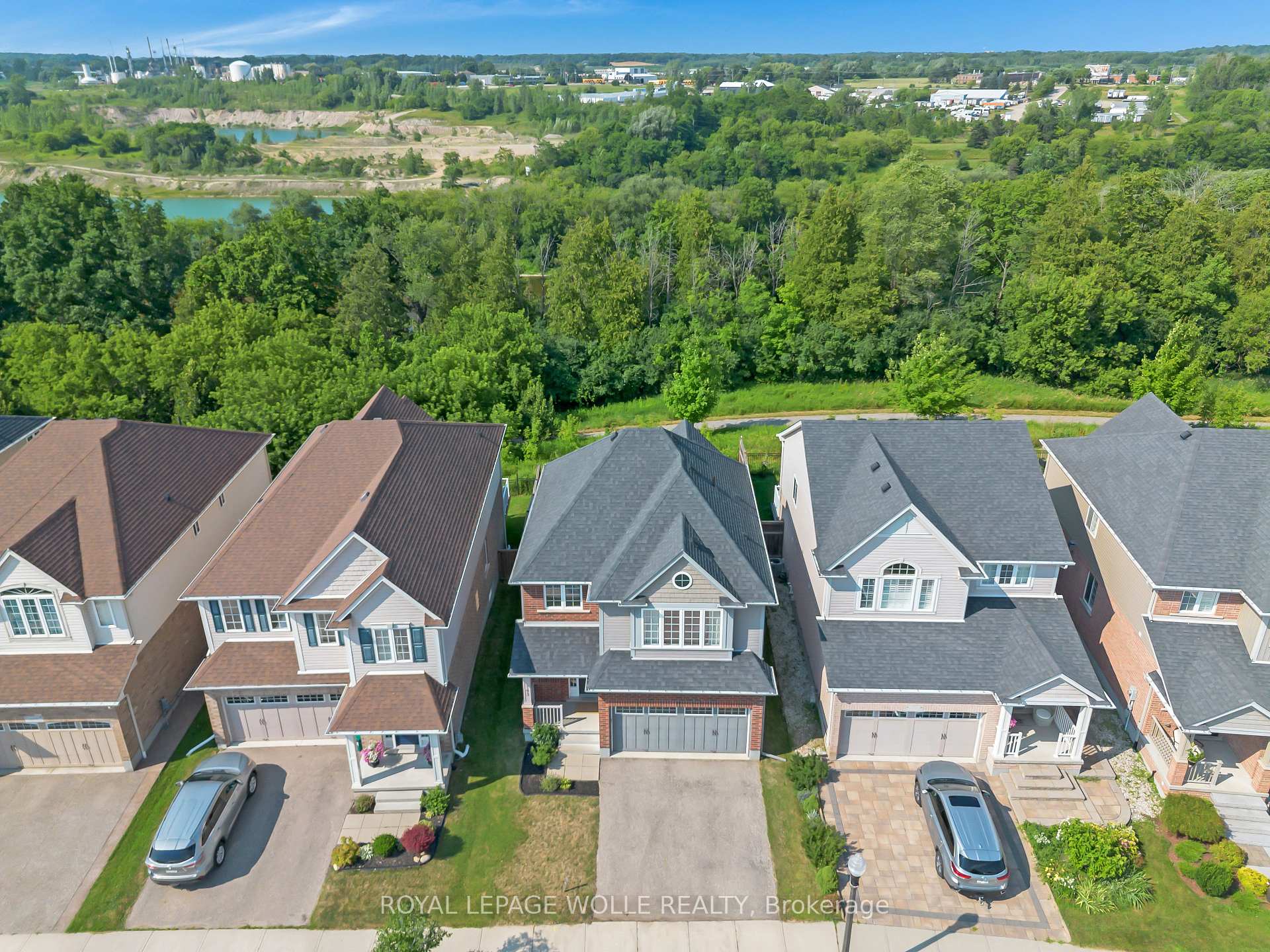 Photo 3 of 143 Stillwater Street, Kitchener, Grand River South — HOMEH