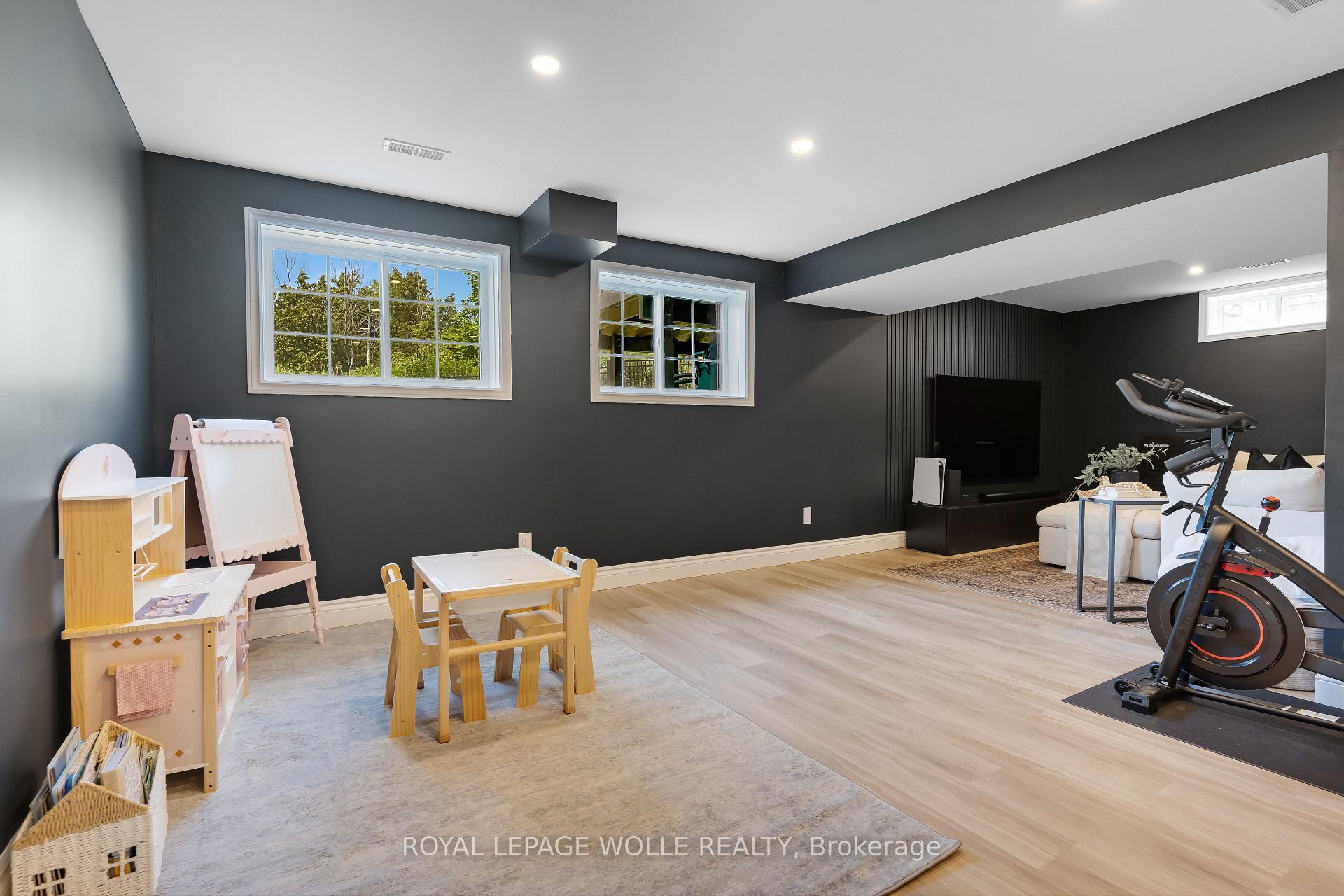 Photo 33 of 143 Stillwater Street, Kitchener, Grand River South — HOMEH