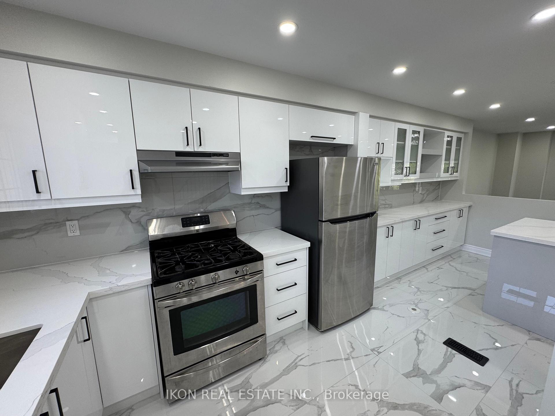 Photo 11 of 67 Sprucedale Way E, Whitby, Pringle Creek — HOMEH
