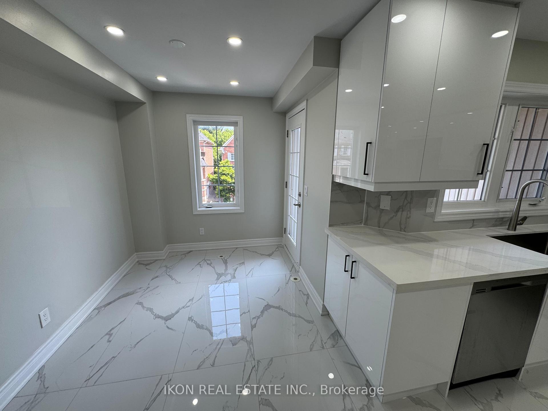 Photo 13 of 67 Sprucedale Way E, Whitby, Pringle Creek — HOMEH