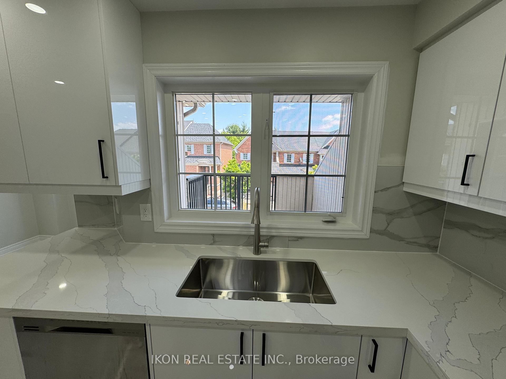 Photo 17 of 67 Sprucedale Way E, Whitby, Pringle Creek — HOMEH