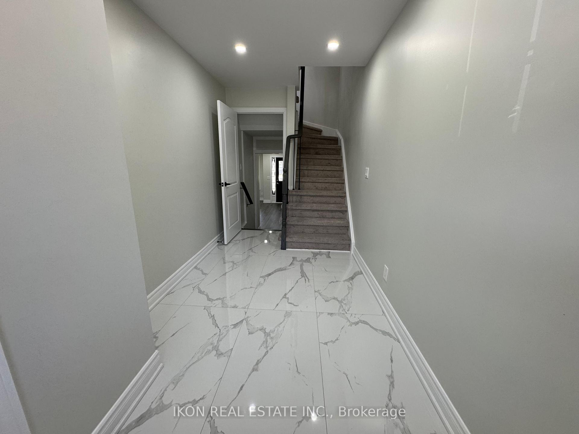 Photo 24 of 67 Sprucedale Way E, Whitby, Pringle Creek — HOMEH