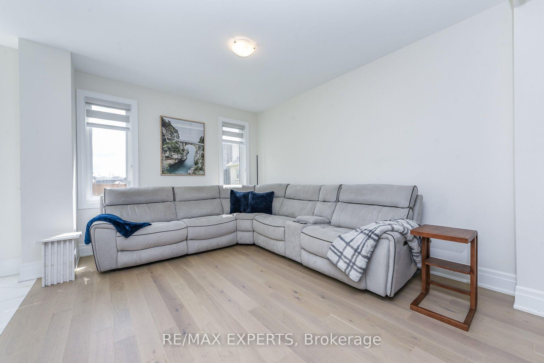 Photo 11 of 43 Grassbank Road, Brampton, Sandringham-Wellington North — HOMEH