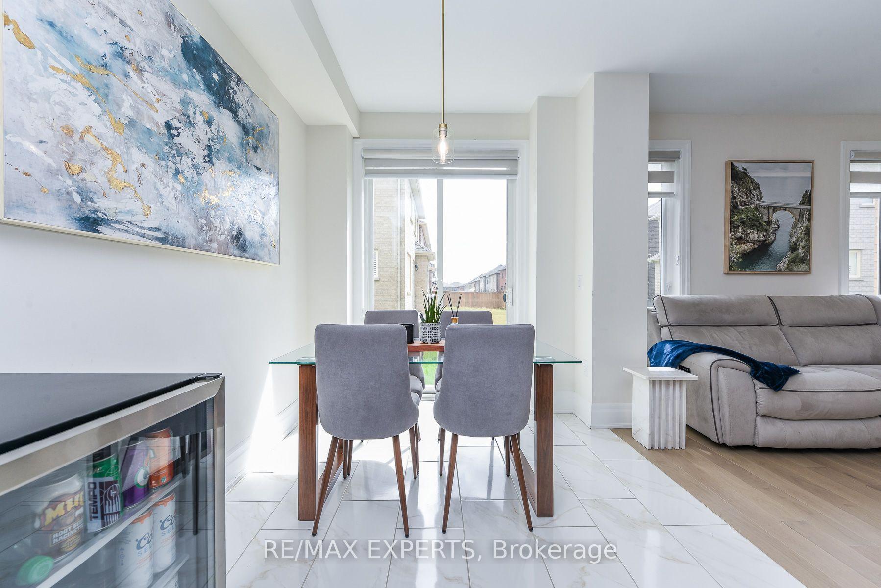 Photo 23 of 43 Grassbank Road, Brampton, Sandringham-Wellington North — HOMEH