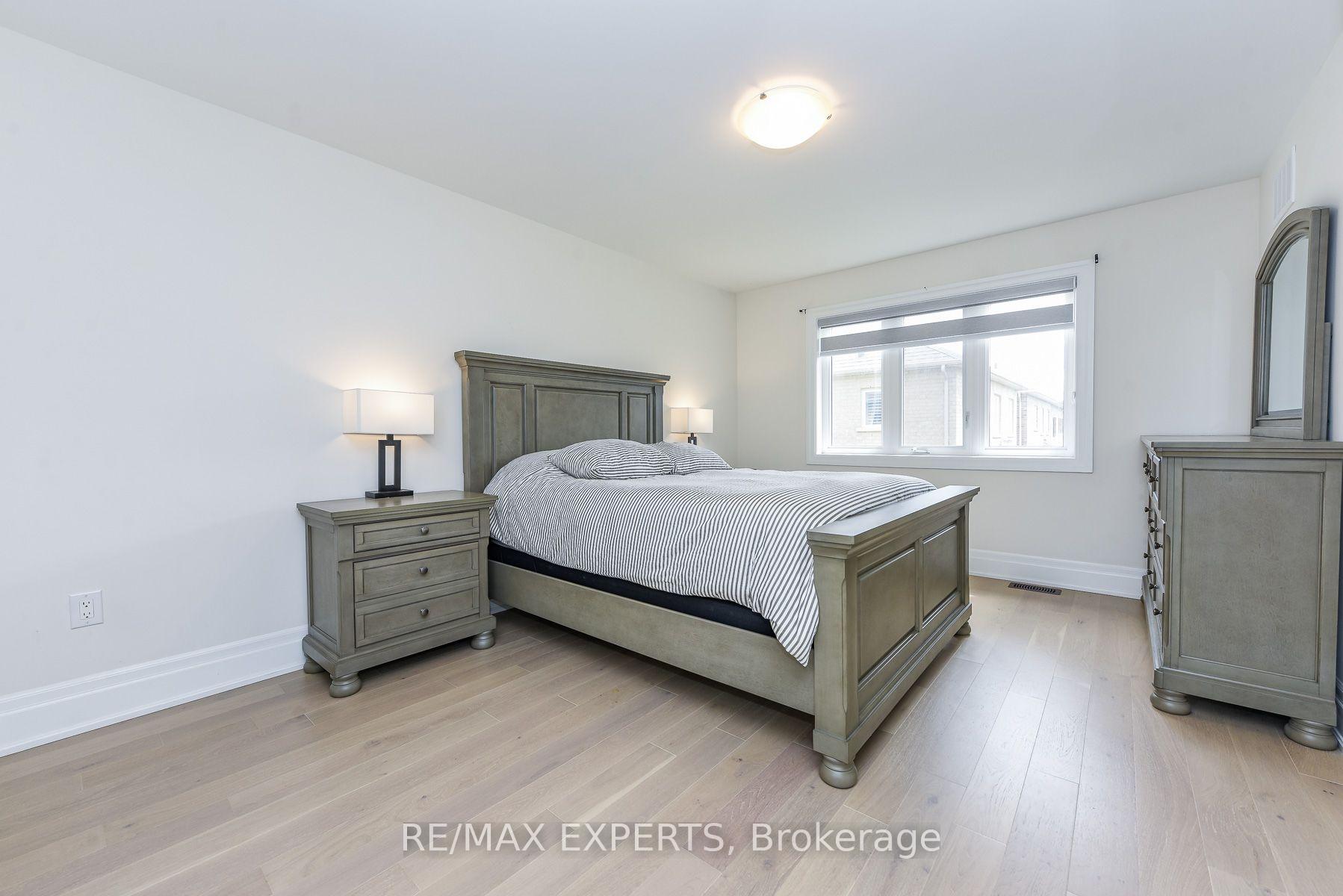 Photo 25 of 43 Grassbank Road, Brampton, Sandringham-Wellington North — HOMEH