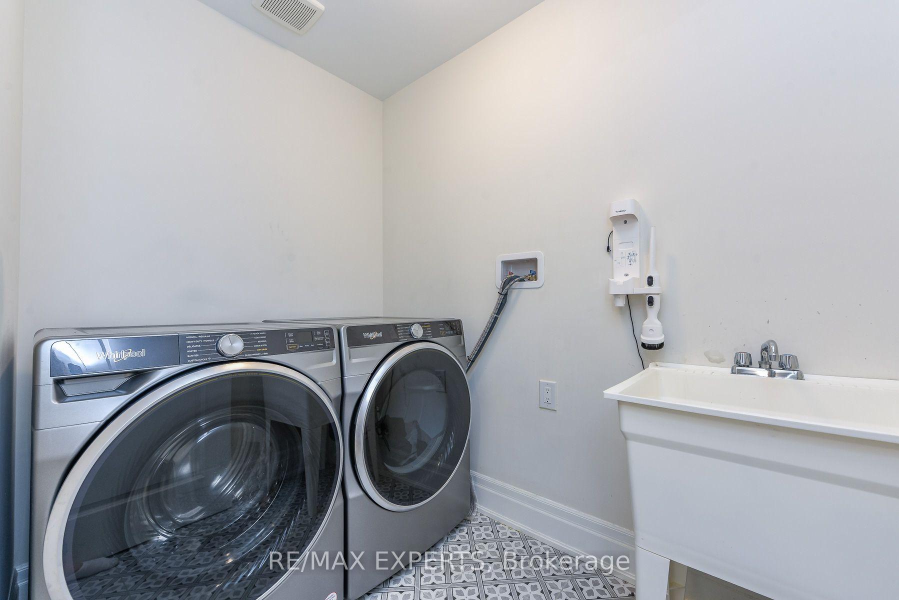 Photo 35 of 43 Grassbank Road, Brampton, Sandringham-Wellington North — HOMEH