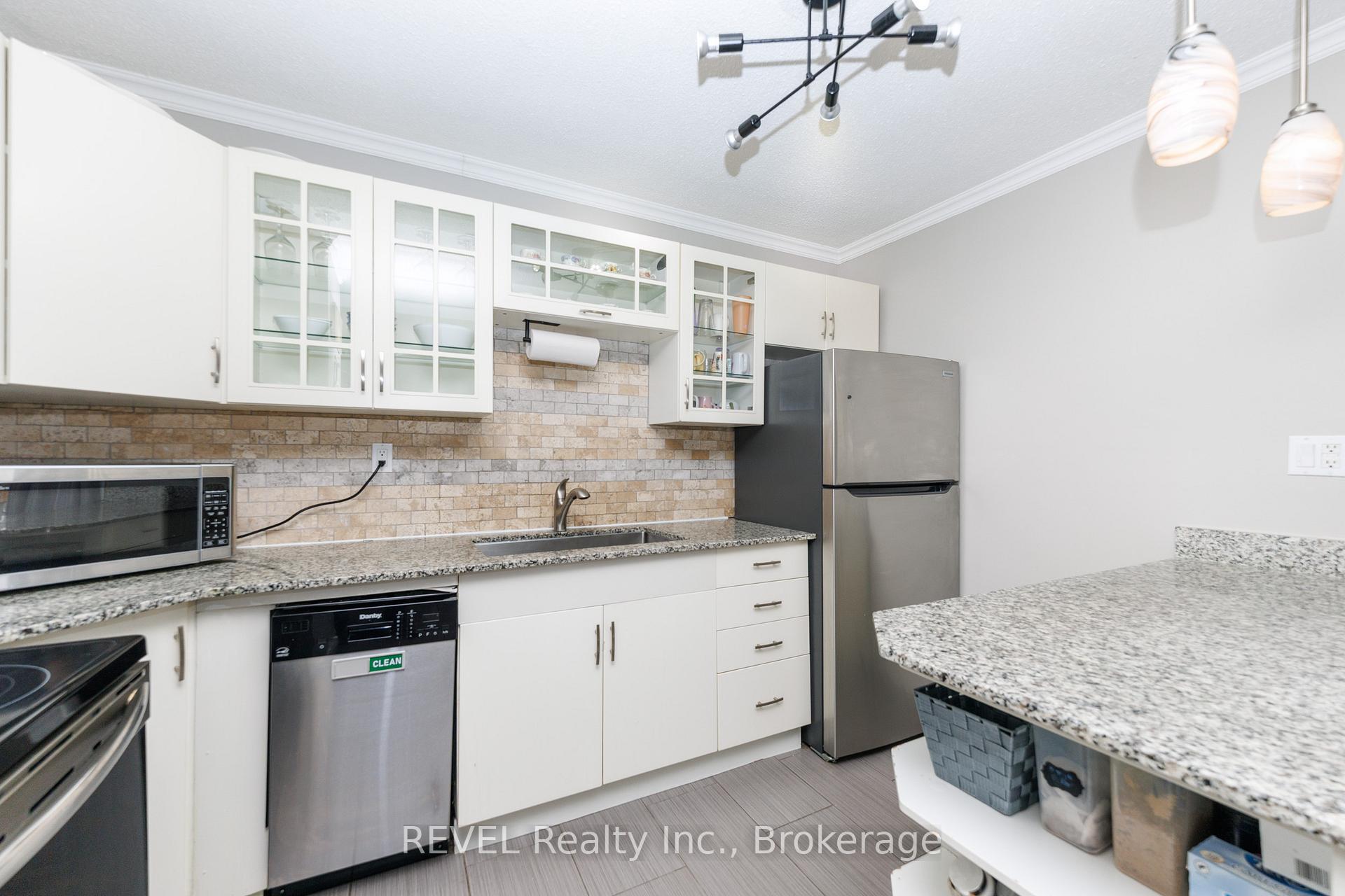 Photo 3 of Unit 43, 1300 Upper Ottawa Street, Hamilton, Quinndale — HOMEH