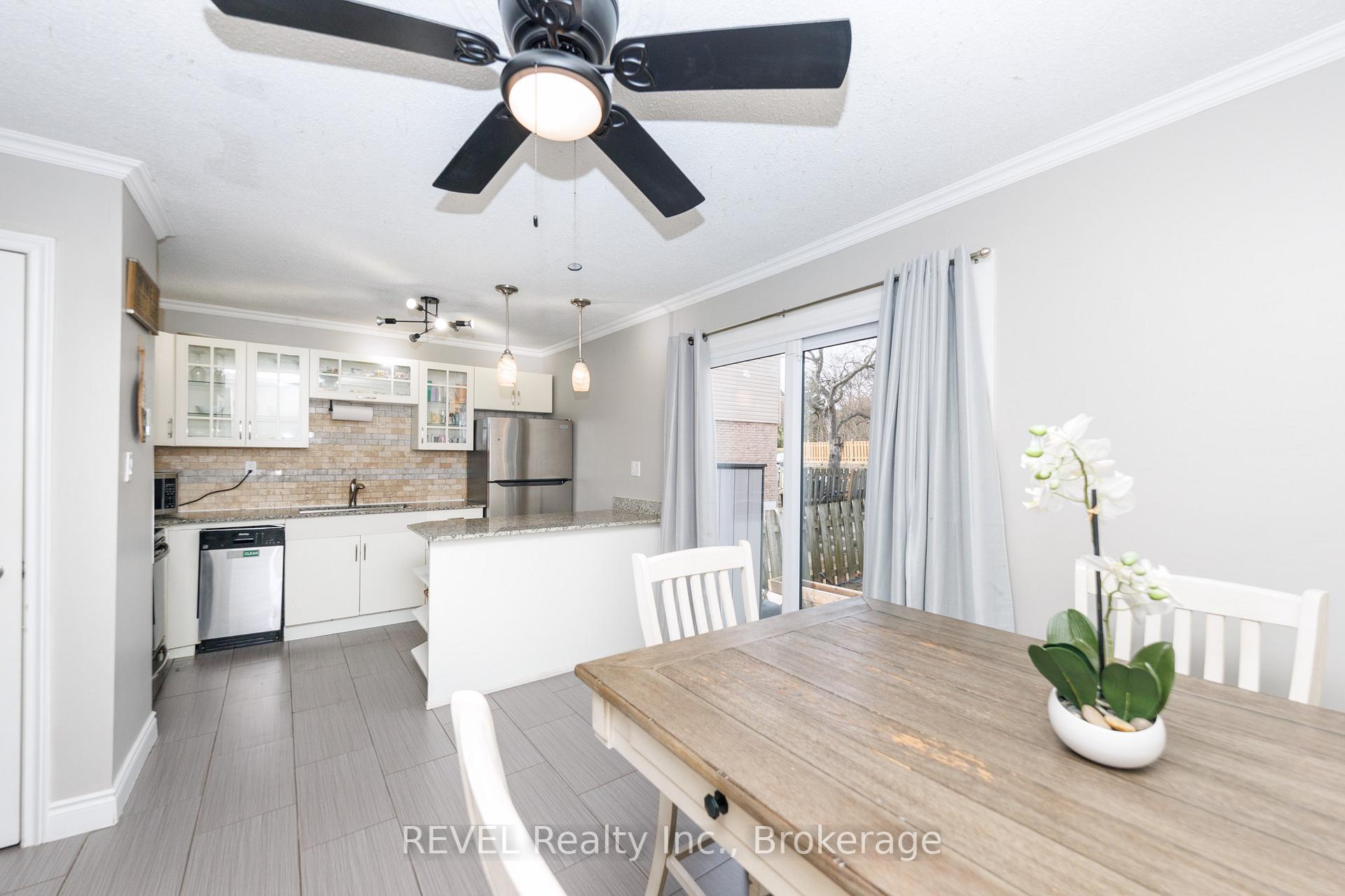 Photo 4 of Unit 43, 1300 Upper Ottawa Street, Hamilton, Quinndale — HOMEH