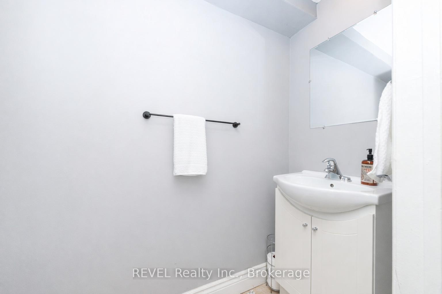 Photo 17 of Unit 43, 1300 Upper Ottawa Street, Hamilton, Quinndale — HOMEH