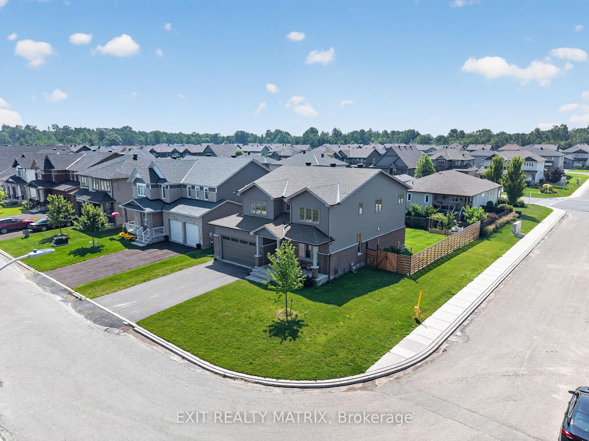 Photo 3 of 620 Parkview Terrace, Russell, Village of Russell — HOMEH