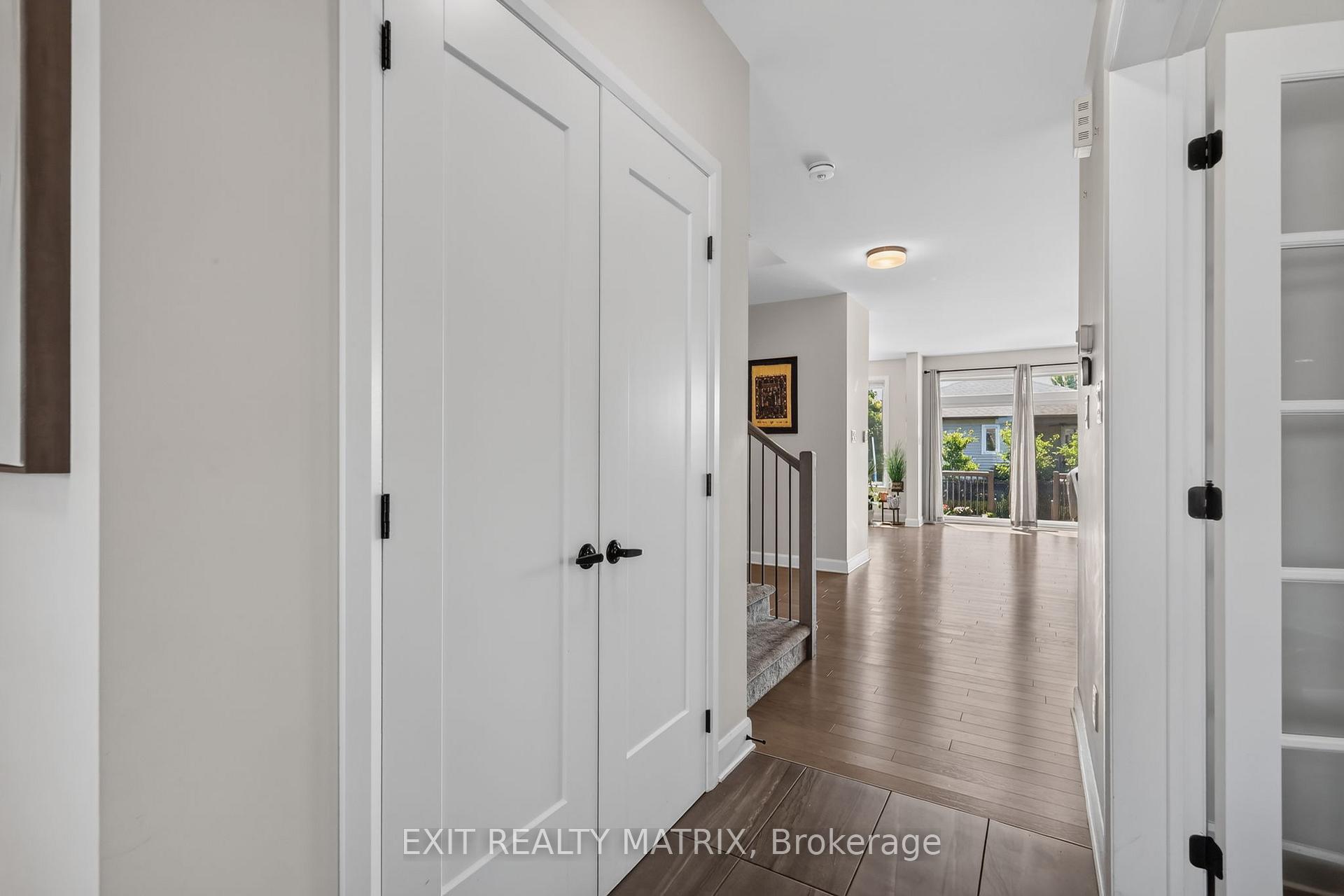 Photo 5 of 620 Parkview Terrace, Russell, Village of Russell — HOMEH