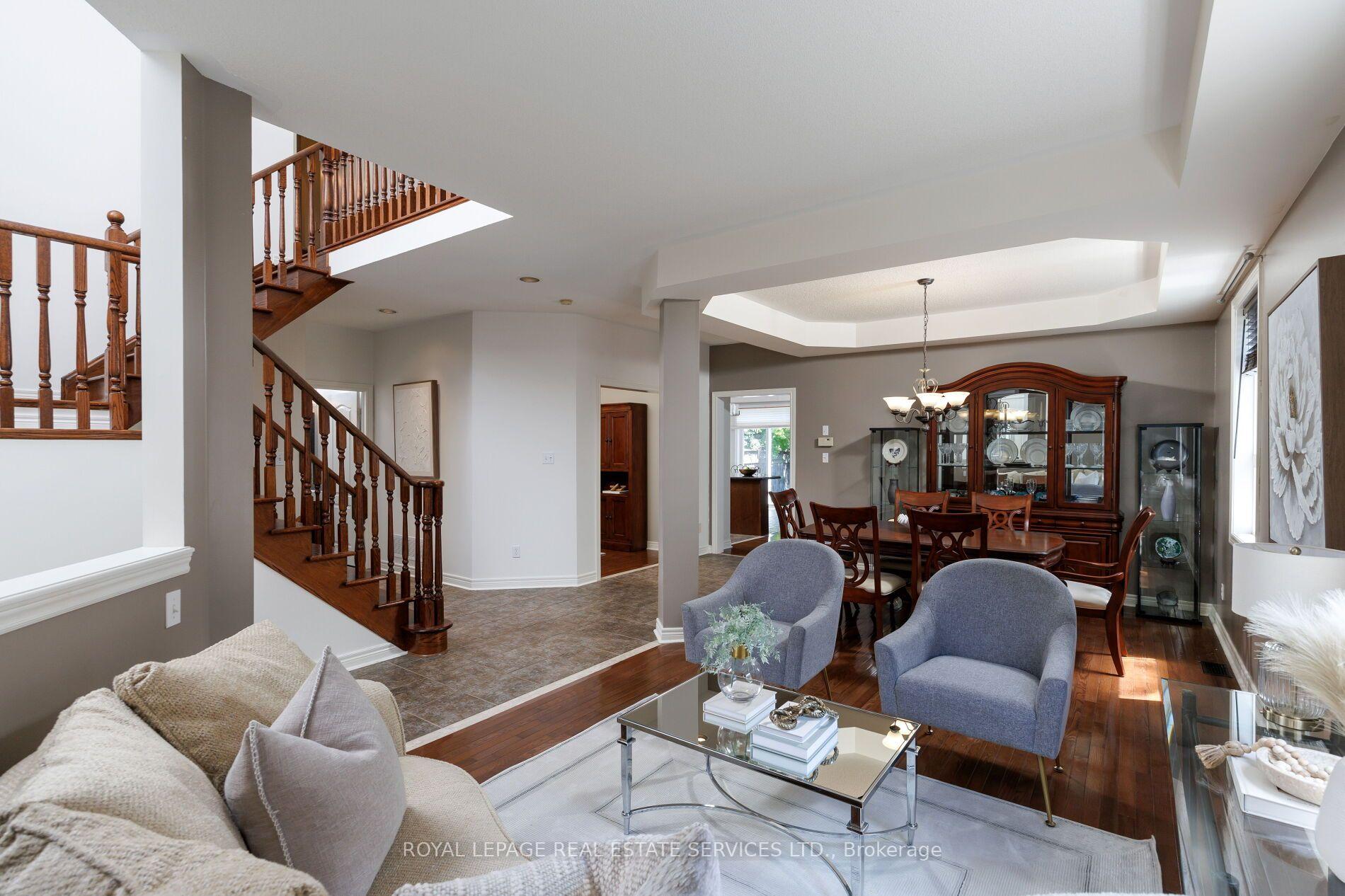 Photo 2 of 2190 Kingsridge Drive, Oakville, Westmount — HOMEH