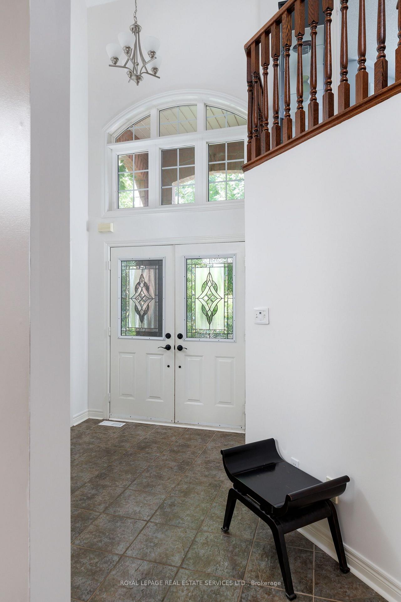 Photo 4 of 2190 Kingsridge Drive, Oakville, Westmount — HOMEH