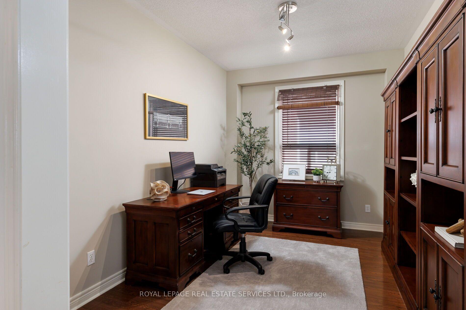 Photo 9 of 2190 Kingsridge Drive, Oakville, Westmount — HOMEH