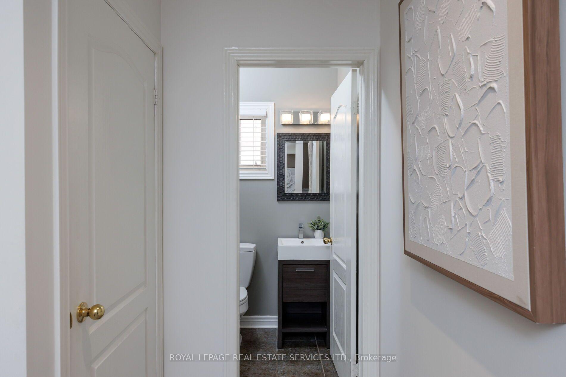Photo 18 of 2190 Kingsridge Drive, Oakville, Westmount — HOMEH