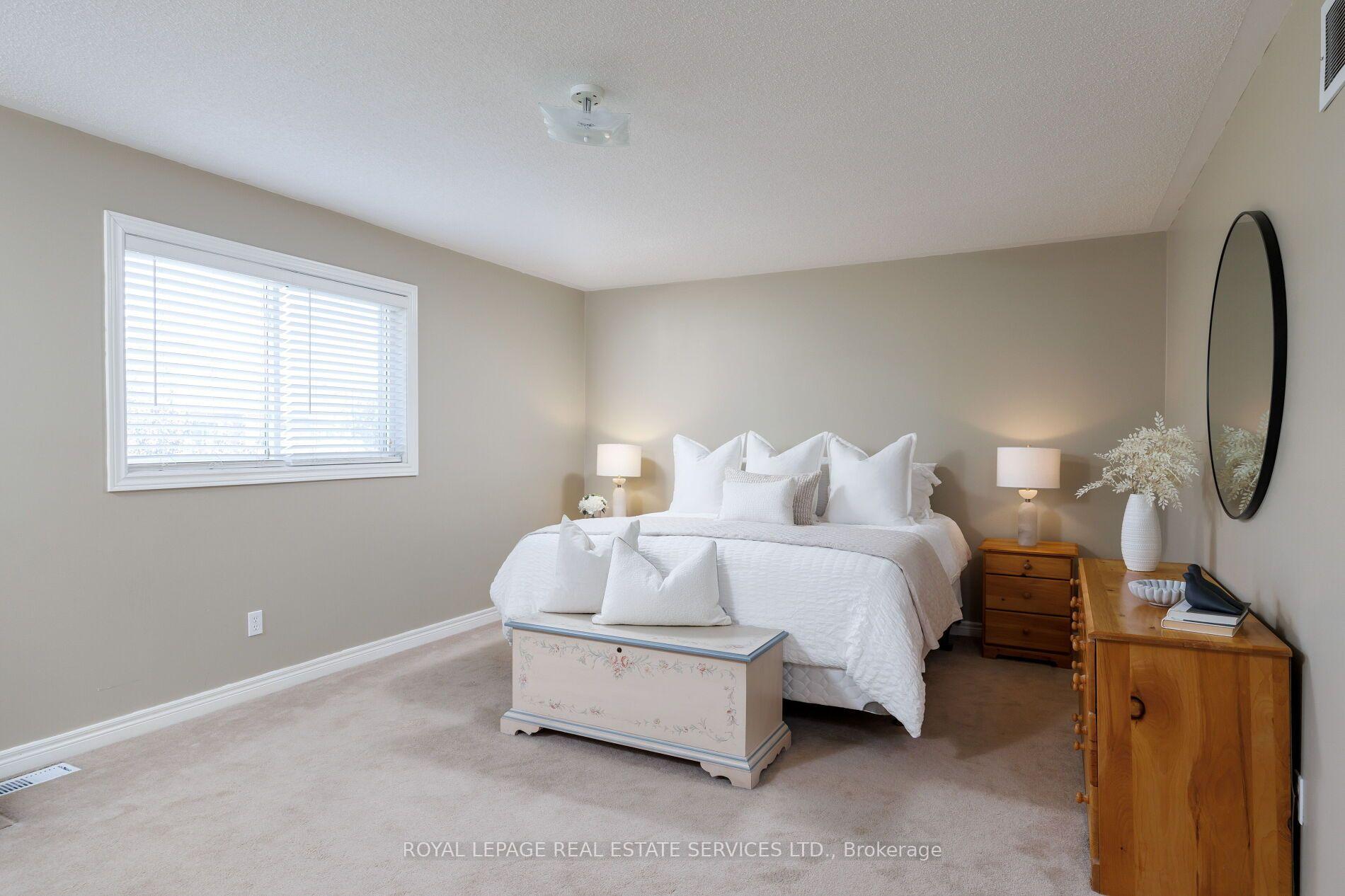 Photo 24 of 2190 Kingsridge Drive, Oakville, Westmount — HOMEH