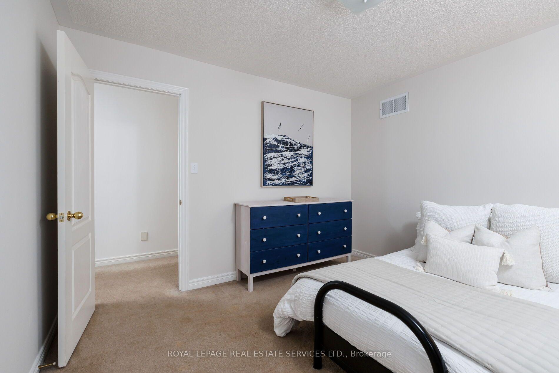 Photo 30 of 2190 Kingsridge Drive, Oakville, Westmount — HOMEH