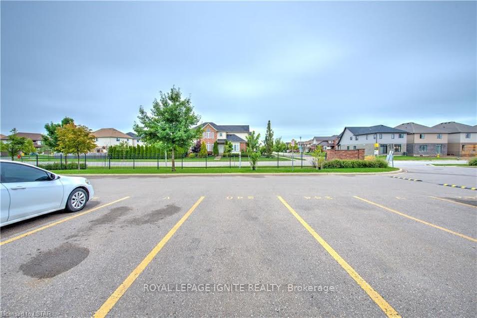 Photo 5 of Unit 240, 3320 Meadowgate Boulevard, London, South U — HOMEH