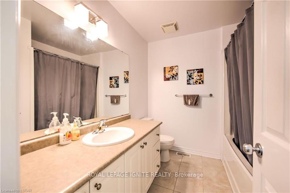 Photo 27 of Unit 240, 3320 Meadowgate Boulevard, London, South U — HOMEH