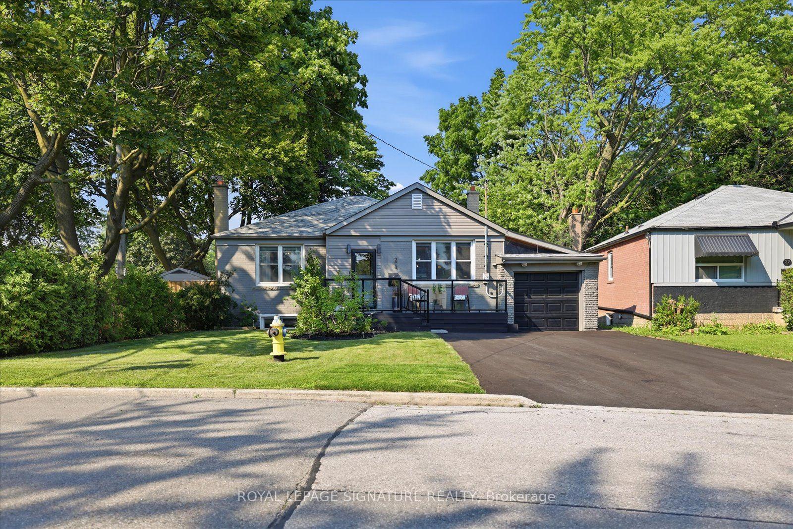 Photo 2 of 24 Latham Avenue, Scarborough, Birchcliffe-Cliffside — HOMEH