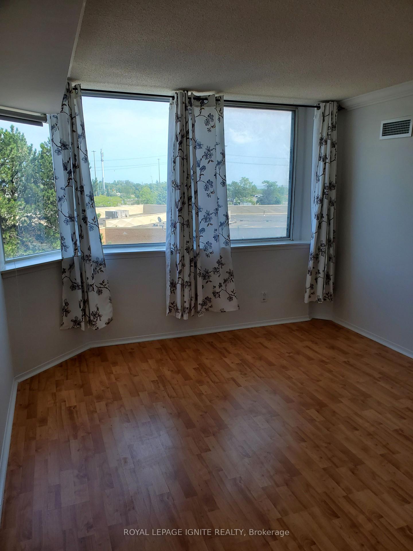 Photo 19 of Unit 324, 11753 Sheppard Avenue E, Scarborough, Rouge — HOMEH