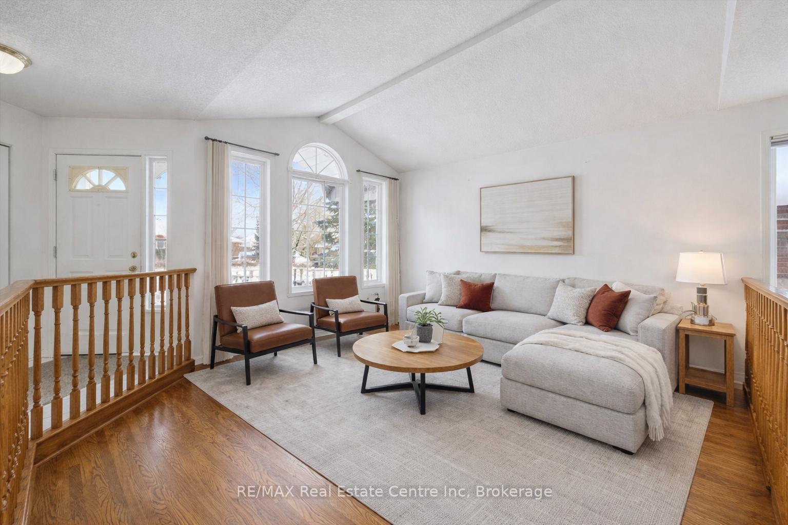 Photo 2 of 19 Merganser Drive, Guelph, Kortright Hills — HOMEH