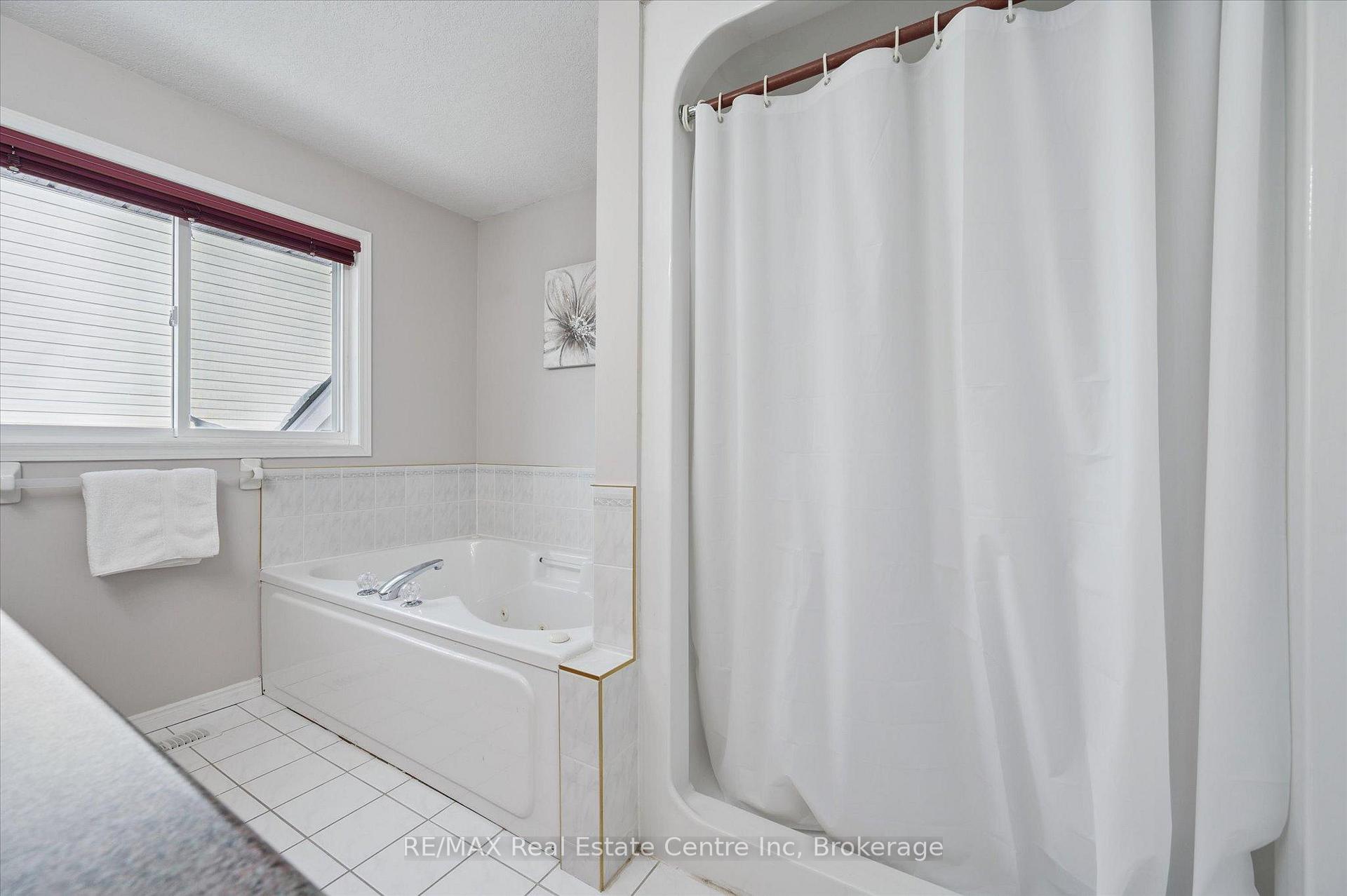 Photo 12 of 19 Merganser Drive, Guelph, Kortright Hills — HOMEH