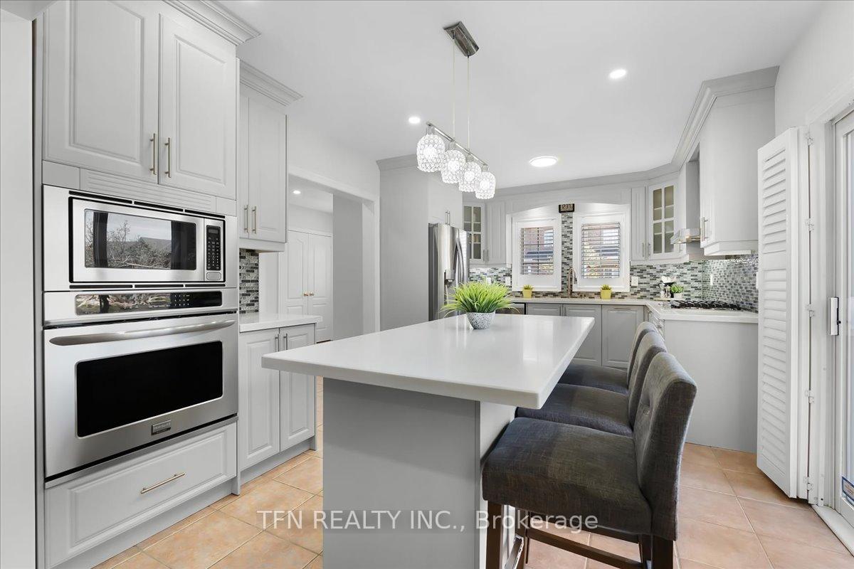 Photo 2 of 70 Sewells Lane, Brampton, Fletcher's Meadow — HOMEH