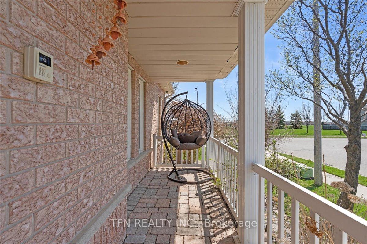 Photo 9 of 70 Sewells Lane, Brampton, Fletcher's Meadow — HOMEH