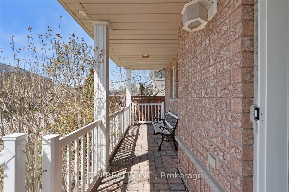 Photo 10 of 70 Sewells Lane, Brampton, Fletcher's Meadow — HOMEH