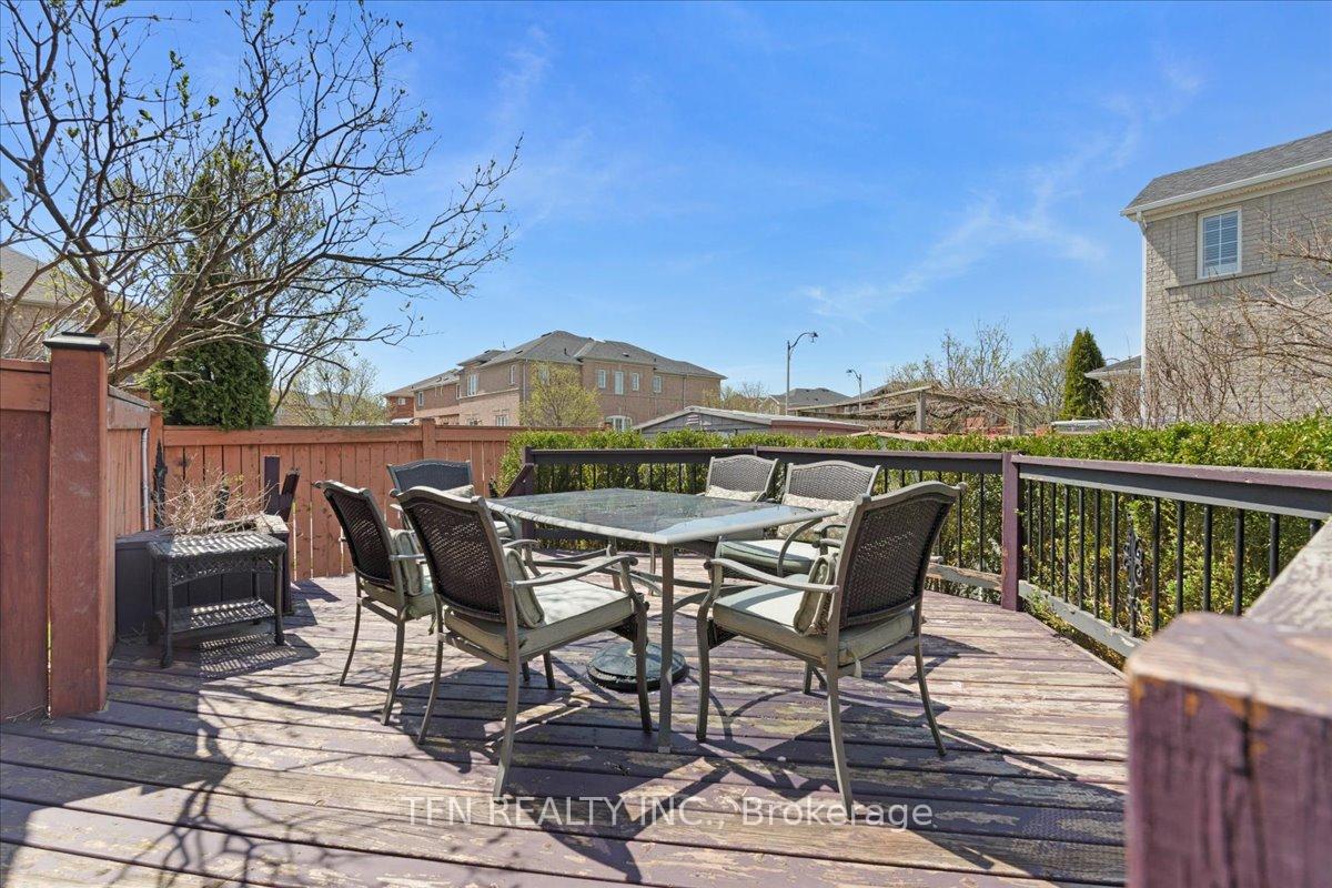 Photo 36 of 70 Sewells Lane, Brampton, Fletcher's Meadow — HOMEH