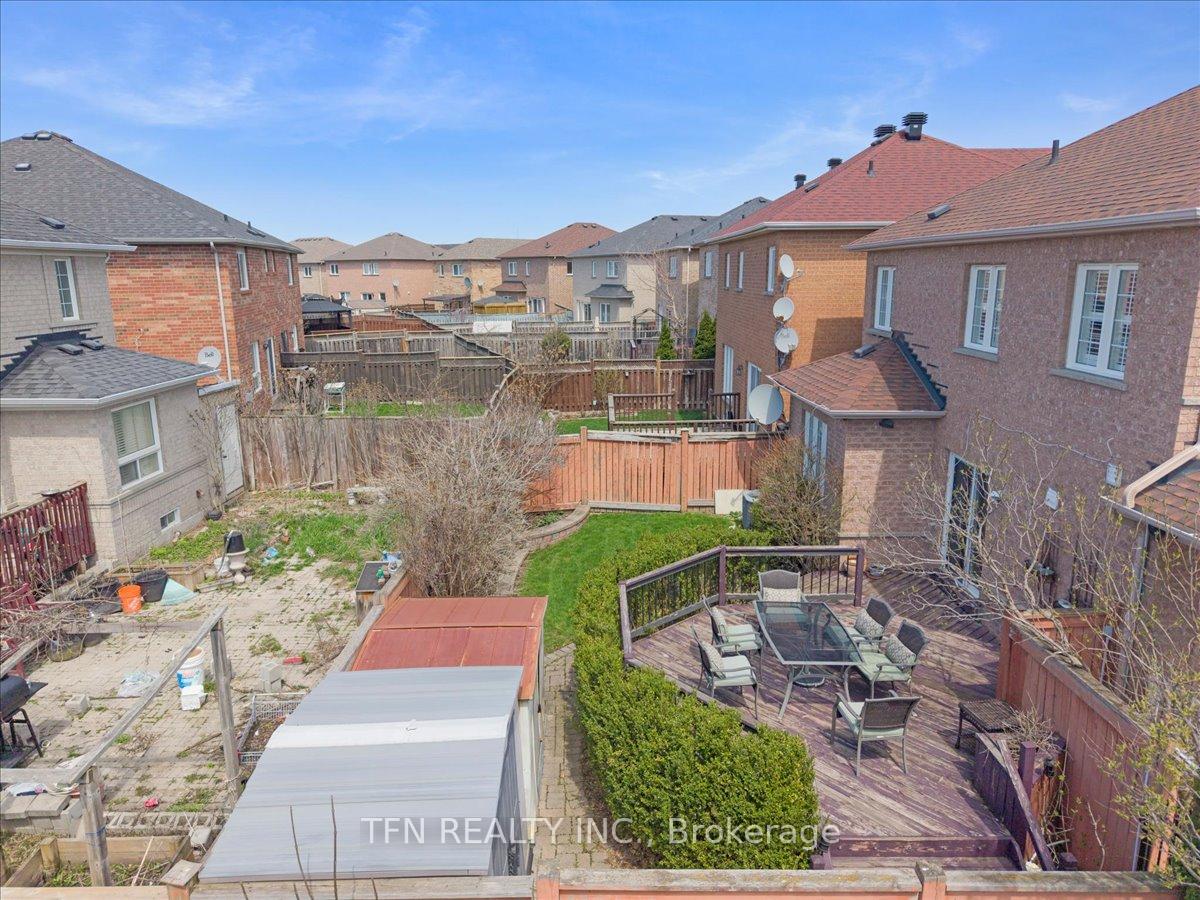 Photo 37 of 70 Sewells Lane, Brampton, Fletcher's Meadow — HOMEH