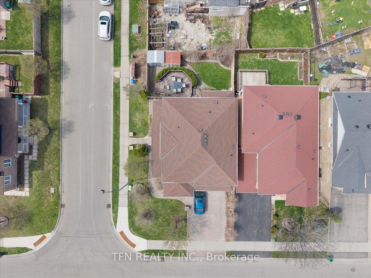 Photo 39 of 70 Sewells Lane, Brampton, Fletcher's Meadow — HOMEH