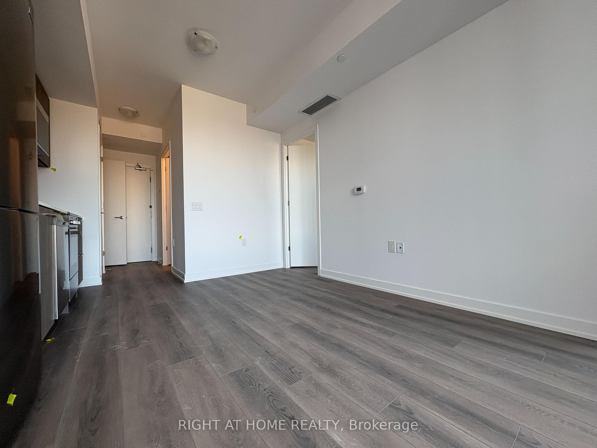 Photo 5 of Unit 1016, 7439 Kingston Rd, Scarborough, Rouge — HOMEH