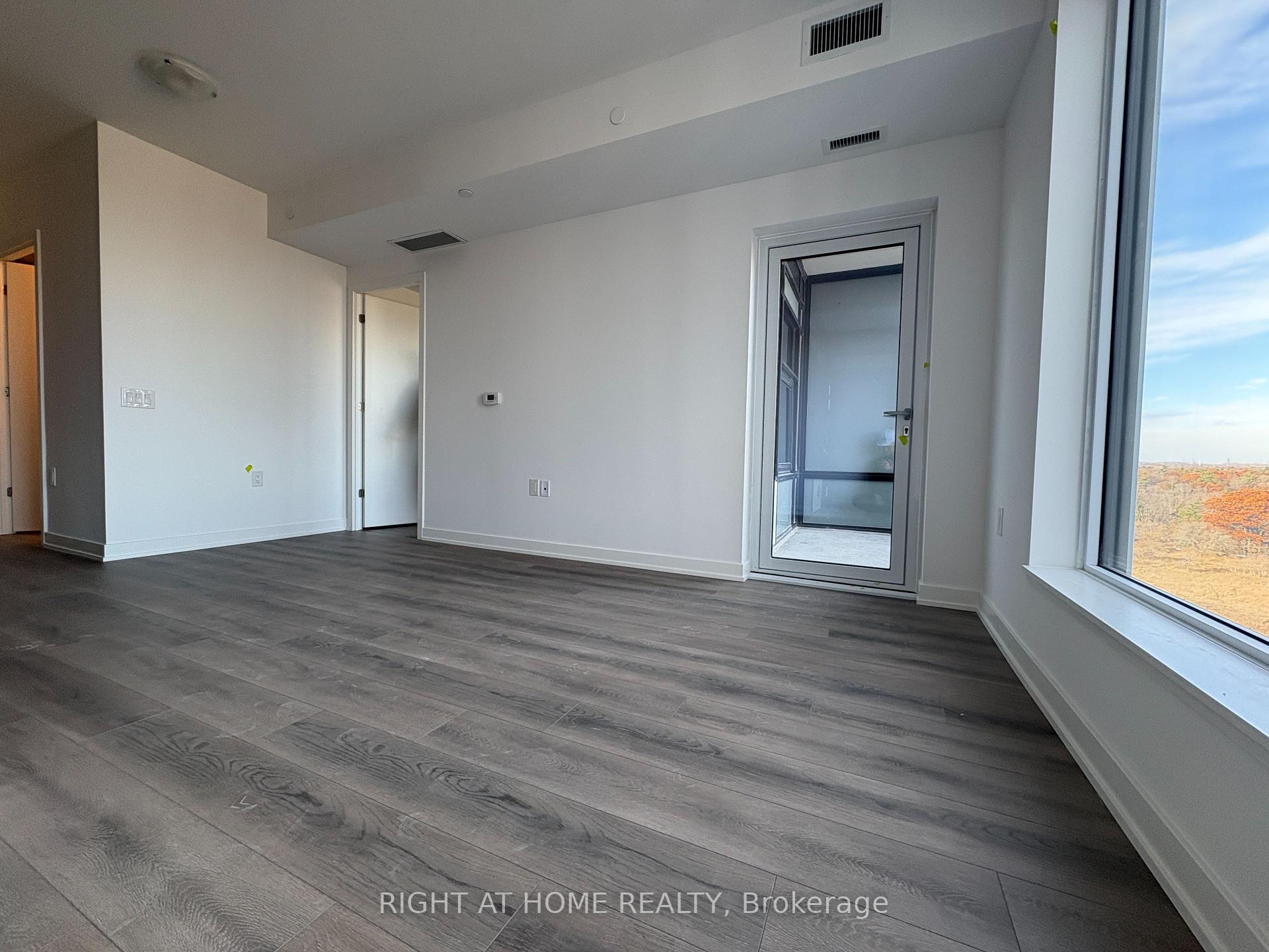 Photo 6 of Unit 1016, 7439 Kingston Rd, Scarborough, Rouge — HOMEH