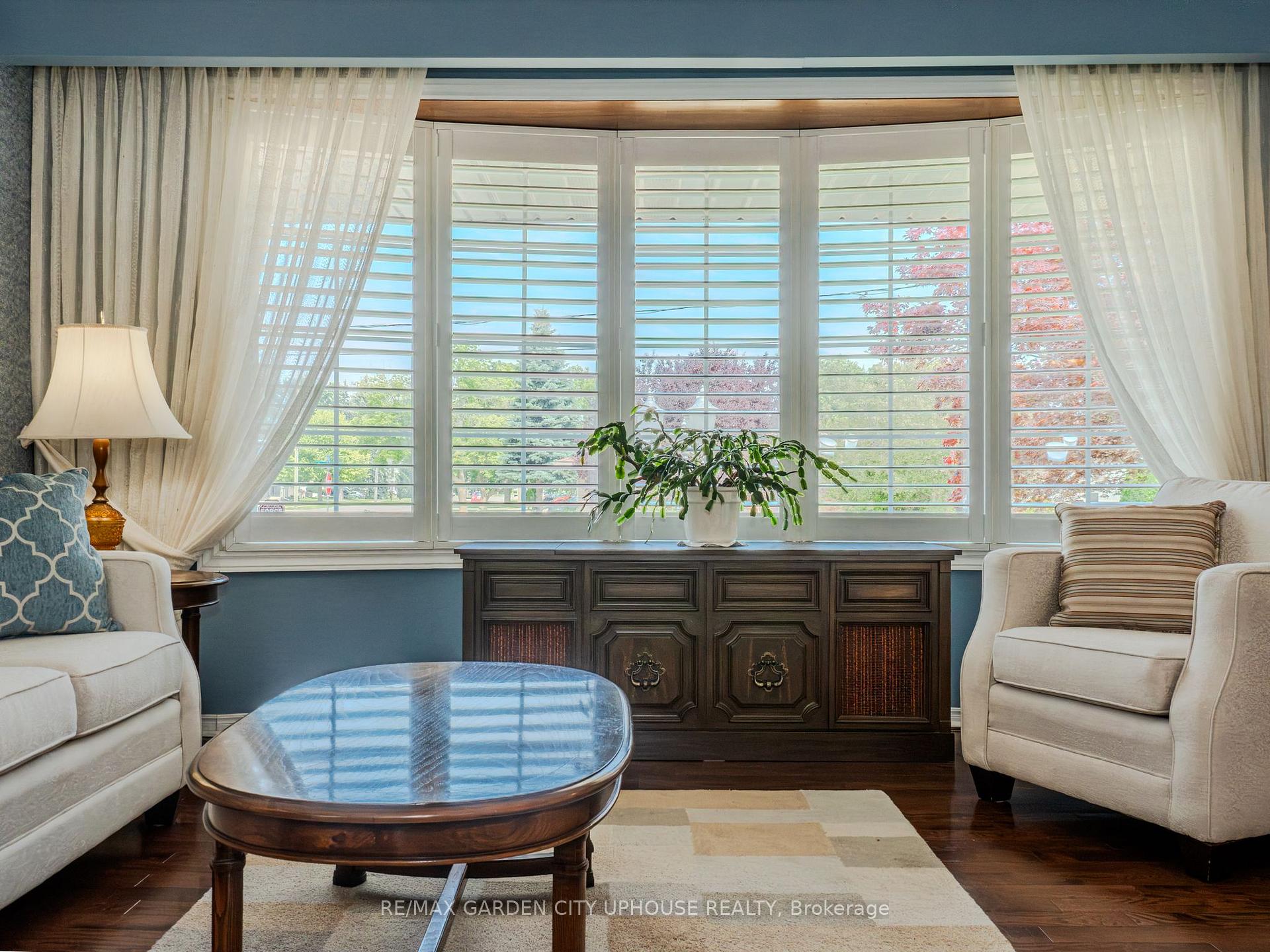 Photo 5 of 2 Croydon Drive, St. Catharines, Lakeshore — HOMEH