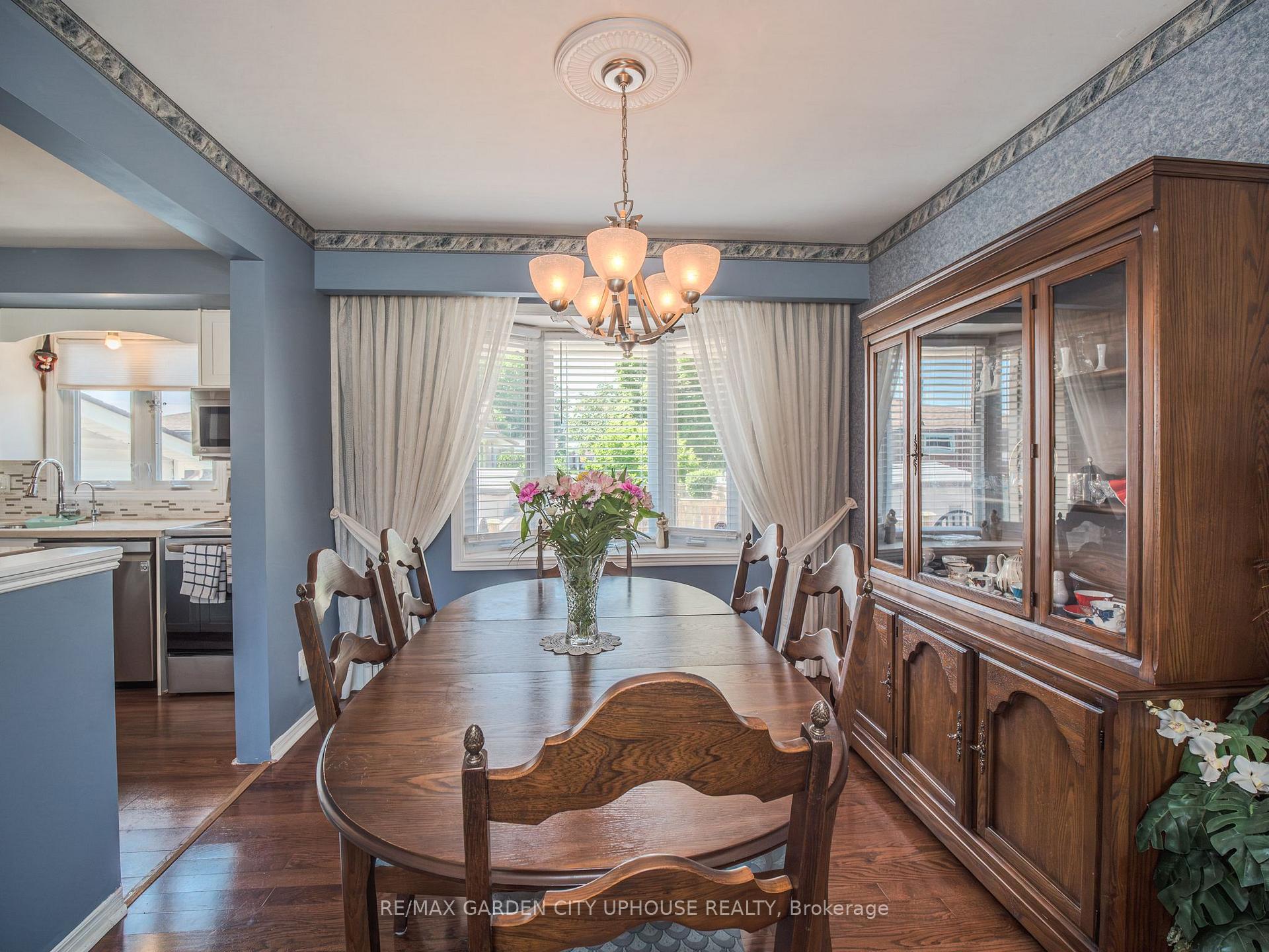 Photo 7 of 2 Croydon Drive, St. Catharines, Lakeshore — HOMEH